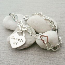 Beckii heart link charm bracelet