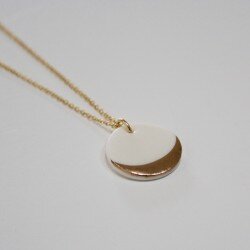 41, Gold dippled, porcelain disc necklace (800x800)